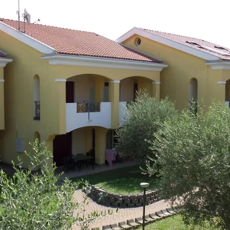 Apartman Three-storey For 10 Guests In