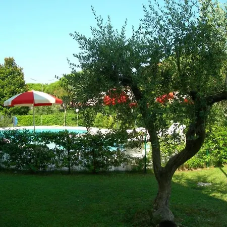 Three-storey For 10 Guests In Μπιμπιόνε
